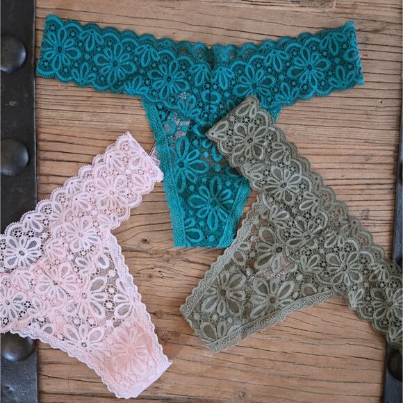 Victoria's Secret Lace Thong Bundle Sz S New 3 pieces - Picture 4 of 5